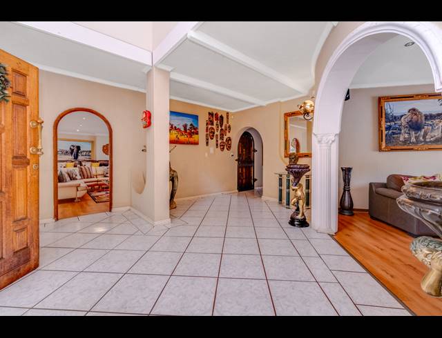 9 BEDROOM FREESTANDING FOR SALE IN BRYANSTON